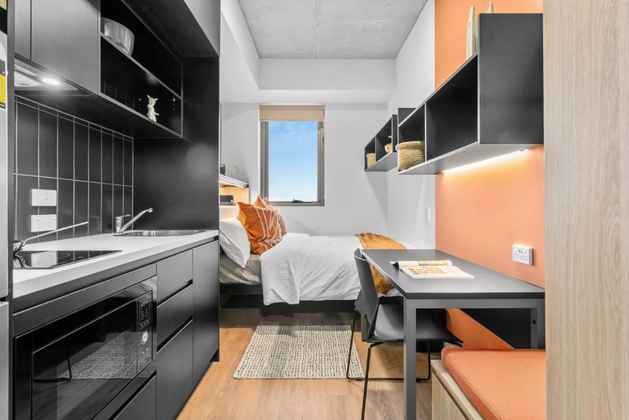 Switch Living In The Centre Of Apartment